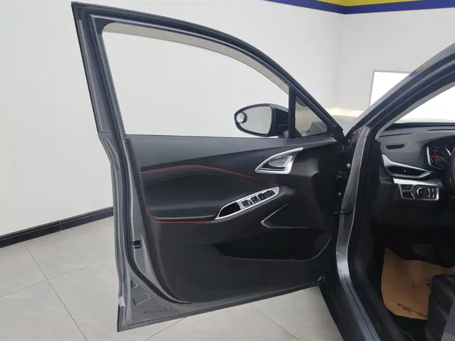 Chevrolet Volando 2018 Redline 530T Auto Premium Edition (5+2 seater) China V фото 7