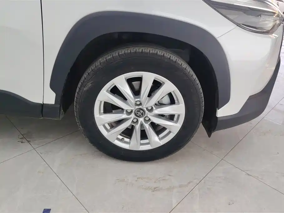 Toyota Corolla Cross 2022 2.0L Premium Edition фото 6