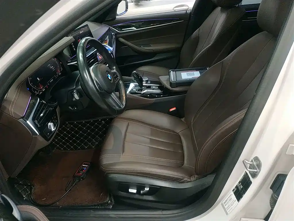 BMW 5 Series 2020 525Li M Sport Package фото 15