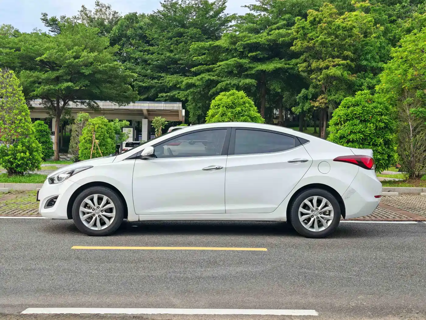 Hyundai Langdong 2016 1.6L Manual Fashion Model фото 10