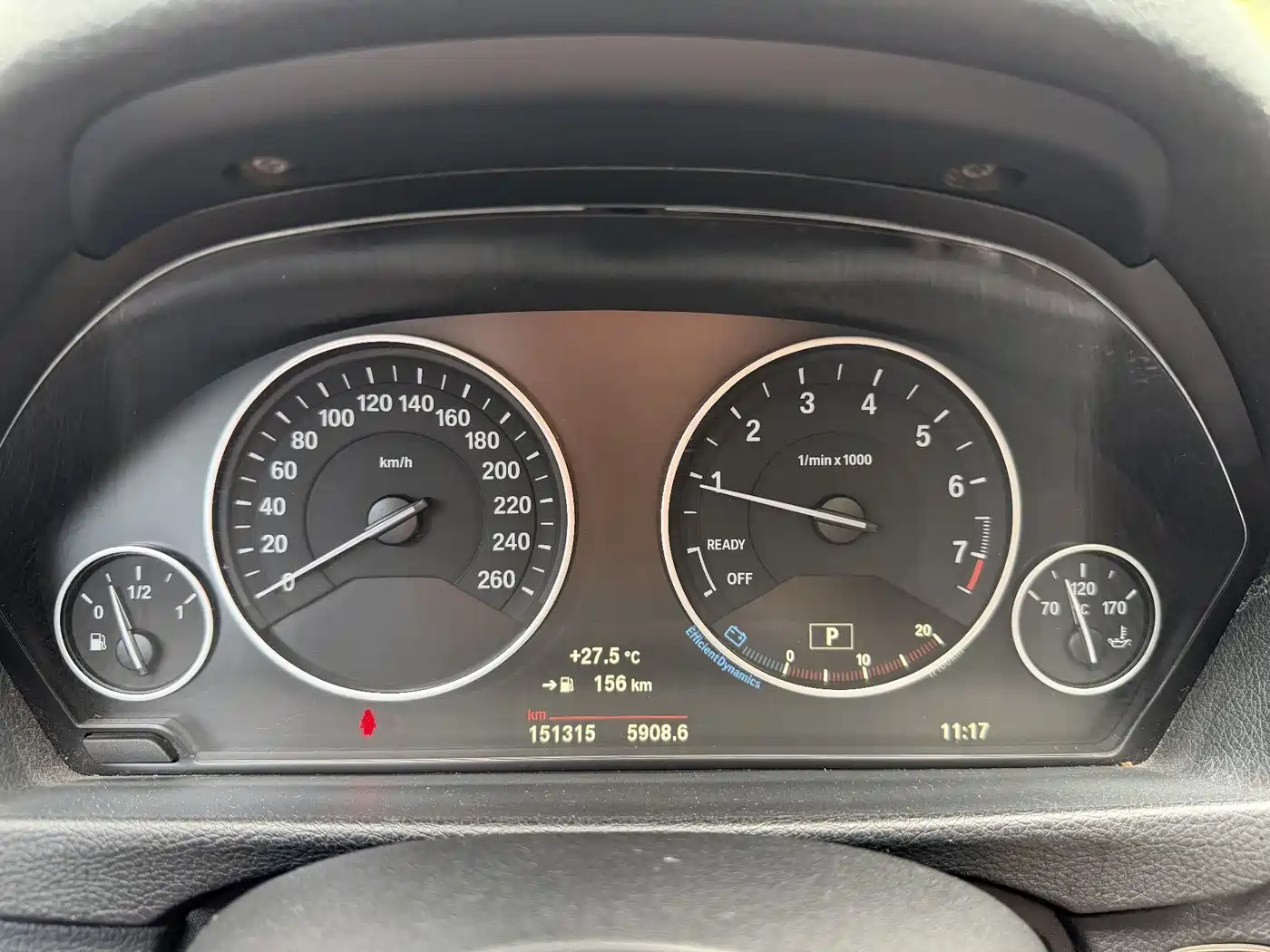 BMW 3 Series 2018 318Li фото 13