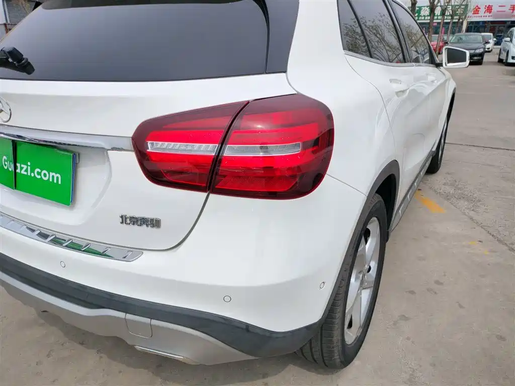 Mercedes-Benz GLA 2017 GLA 200 Dynamic фото 8