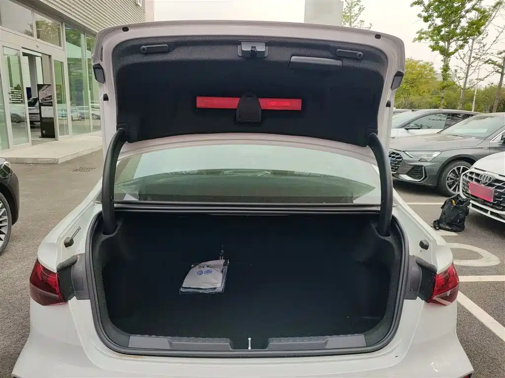Audi A3 2025 Facelift A3L Limousine 35TFSI Flying Joy Edition фото 15