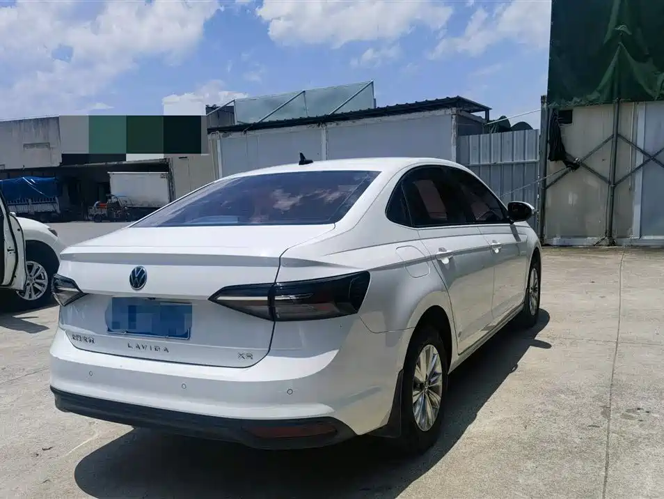Volkswagen Lavida 2023 Xinrui 1.5L Auto Xinyi Edition фото 5