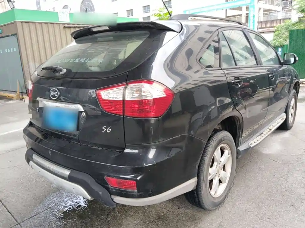 Фото 7 - BYD S6