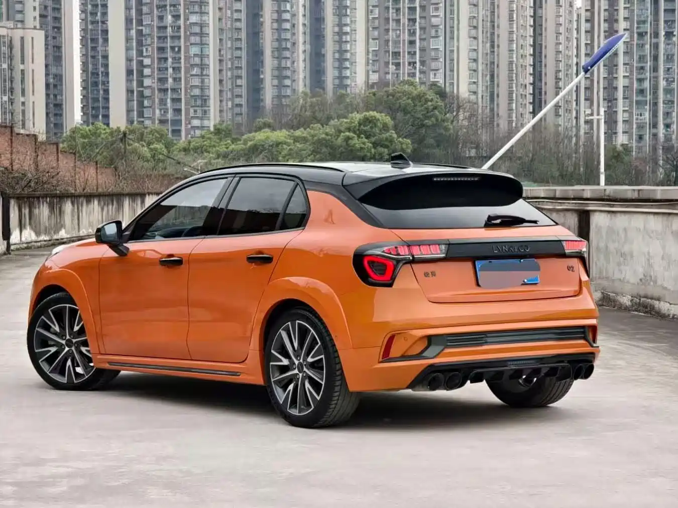 LYNK & CO. 02 HATCHBACK
