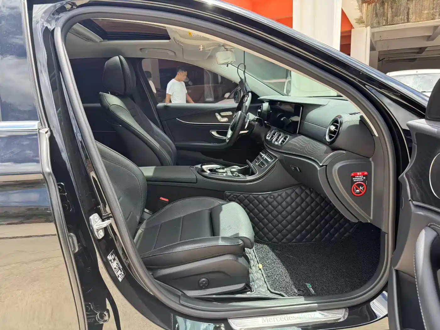 Mercedes-Benz E-Class 2016 E 200 L Sport Type фото 6
