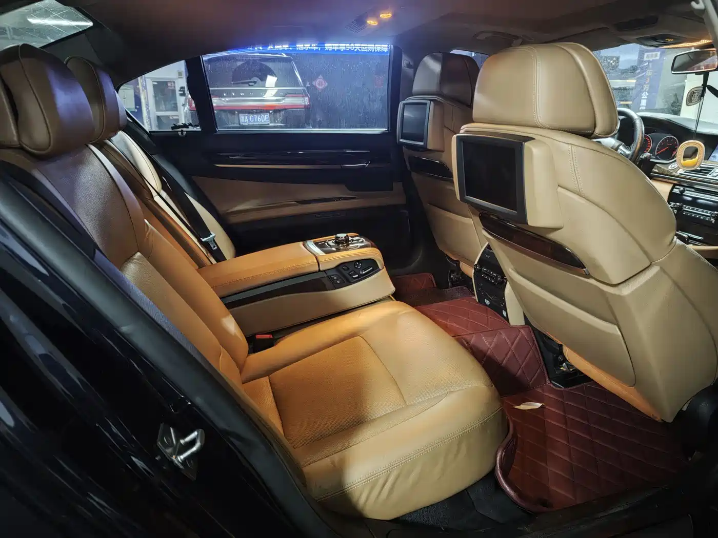 BMW 7 Series 2012 760Li 25th Anniversary Limited Edition фото 6