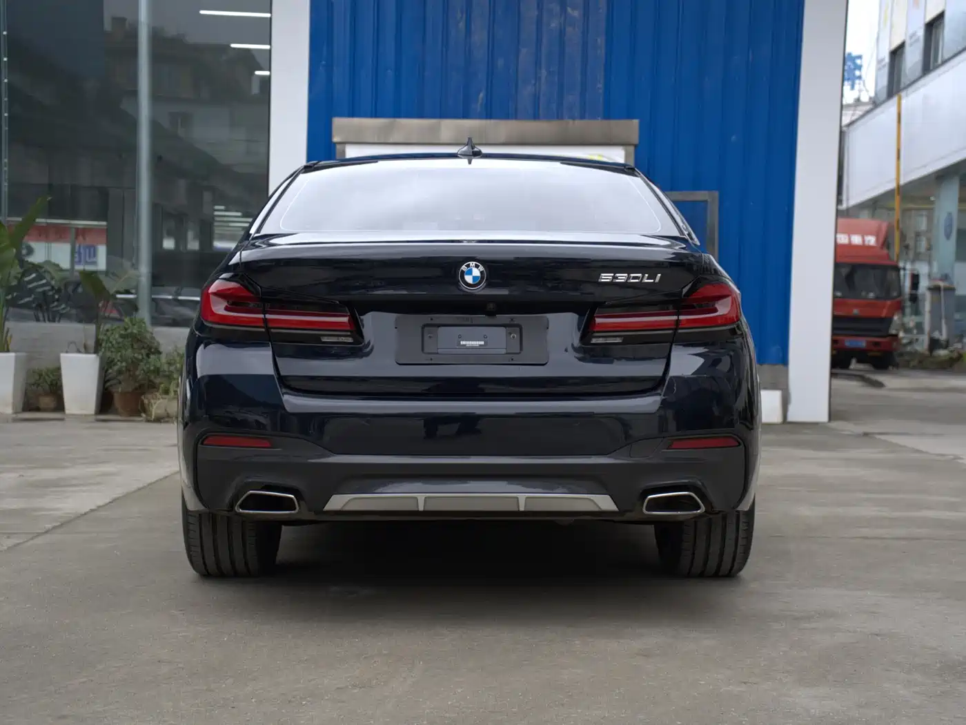BMW 5 Series 2023 530Li Leading M Sport Package фото 11