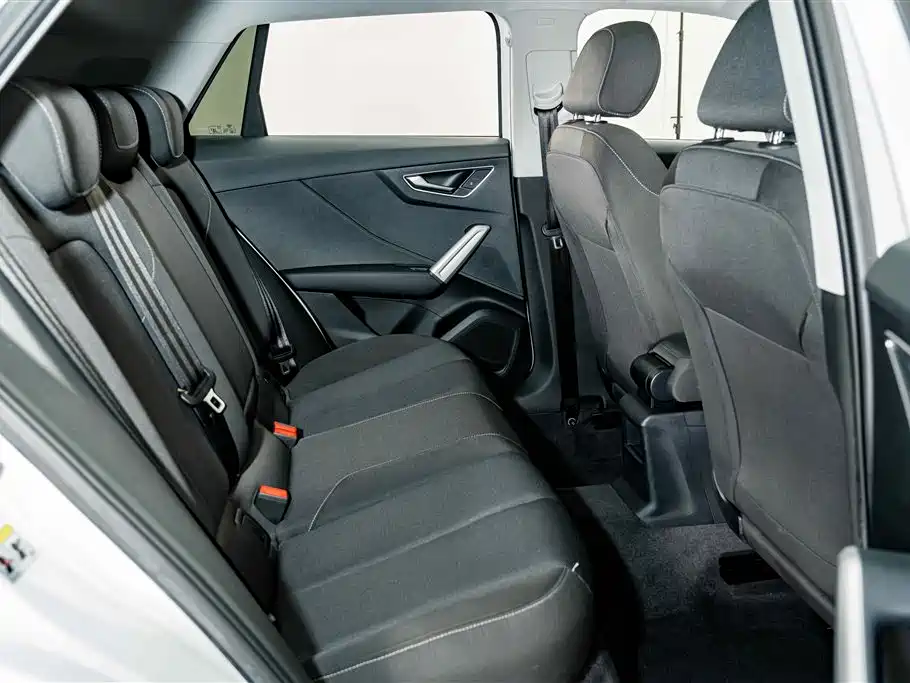Фото 20 - Audi Q2L