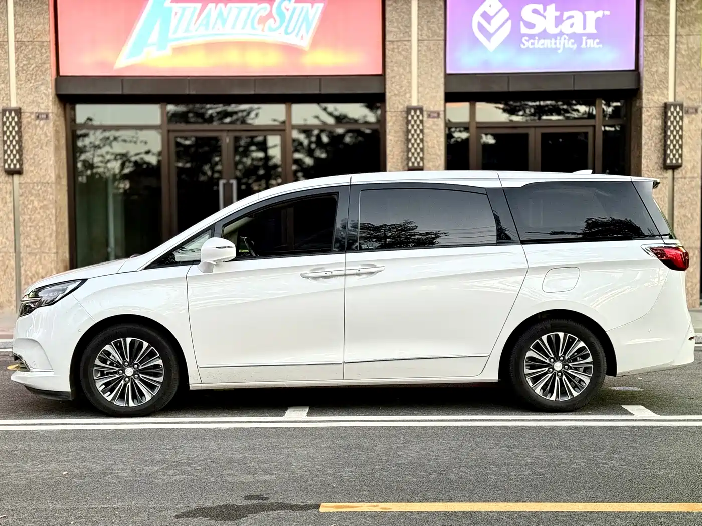 Buick GL8 2022 ES Landmark 653T Luxury фото 6