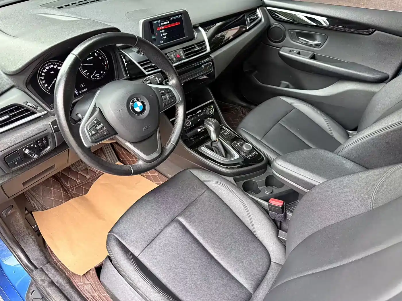 BMW 2 Series Touring 2018 218i Luxury Line фото 10