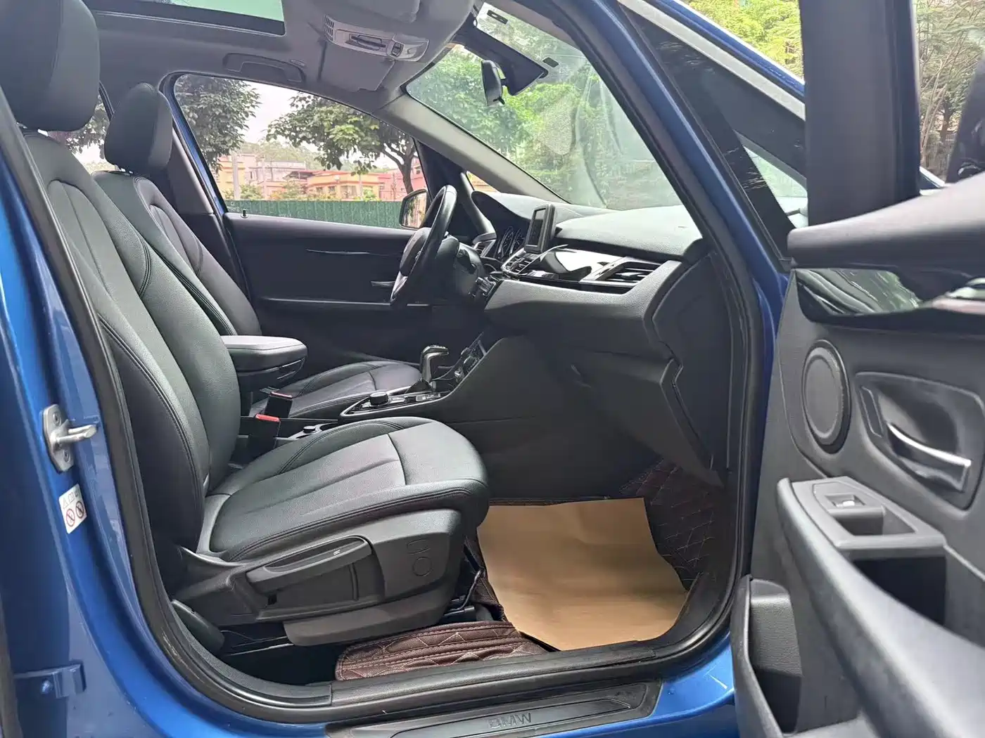 BMW 2 Series Touring 2018 218i Luxury Line фото 9