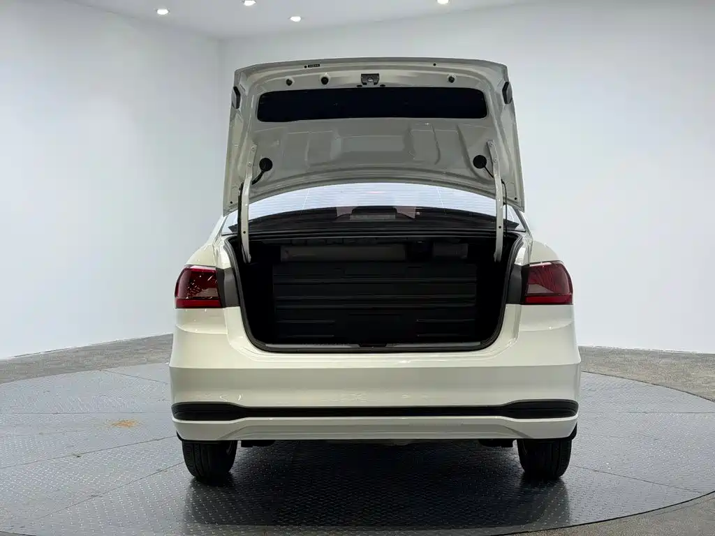 Jetta VA3 2023 2021 1.5L Manual Progressive Edition