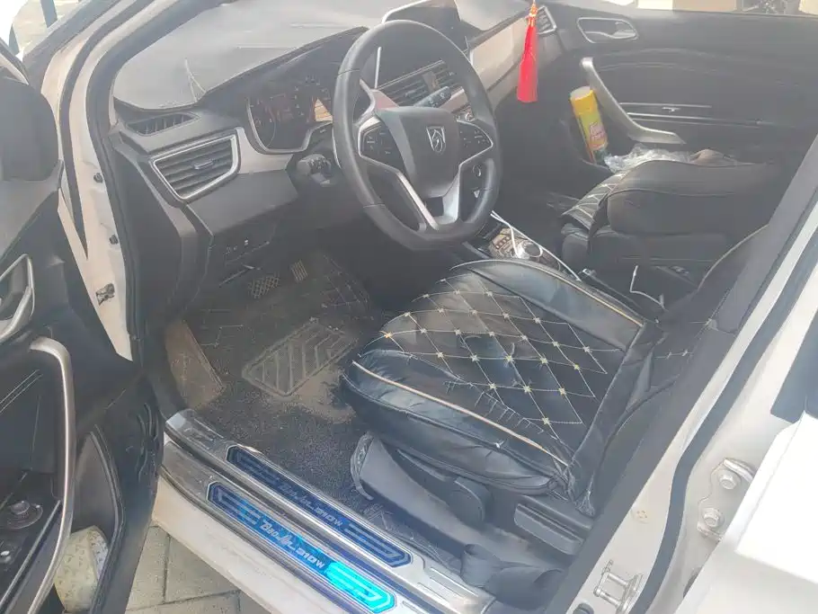 Baojun 310W 2018 2018 1.5L Auto Fashion China V
