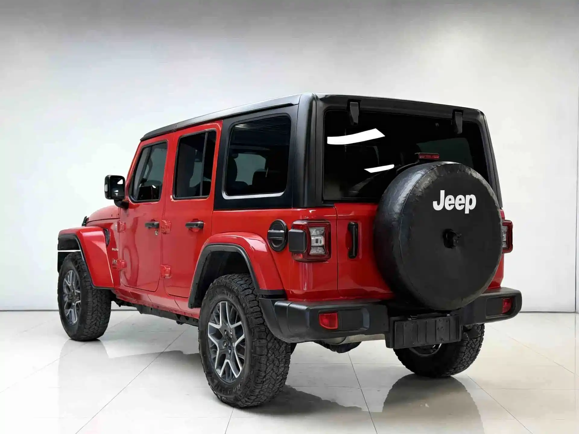 Фото 19 - Jeep Wrangler