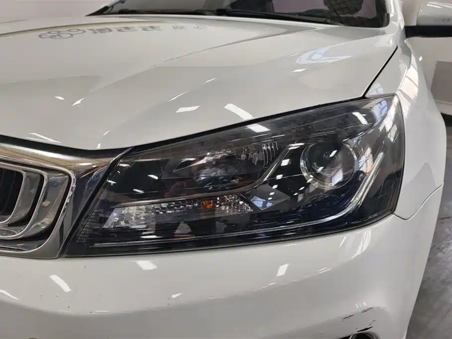 Фото 5 - Geely Emgrand