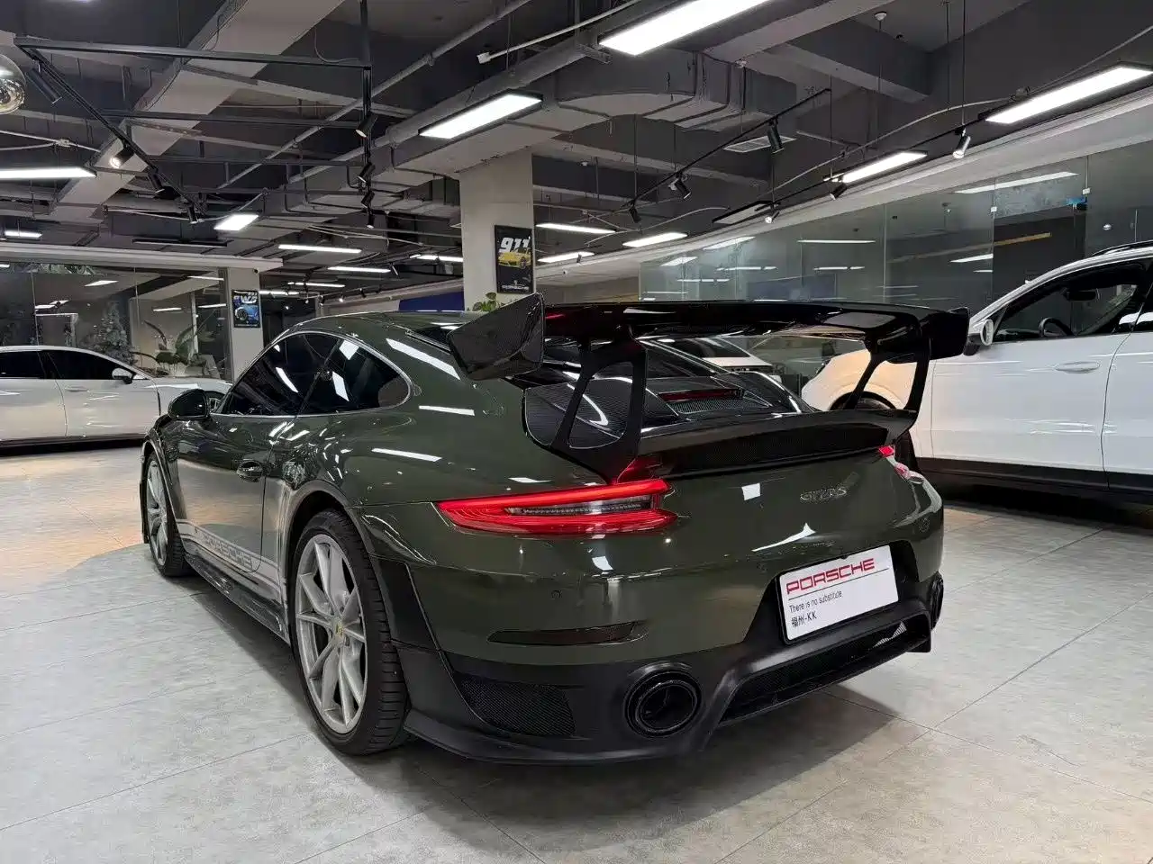 Фото 4 - Porsche 911
