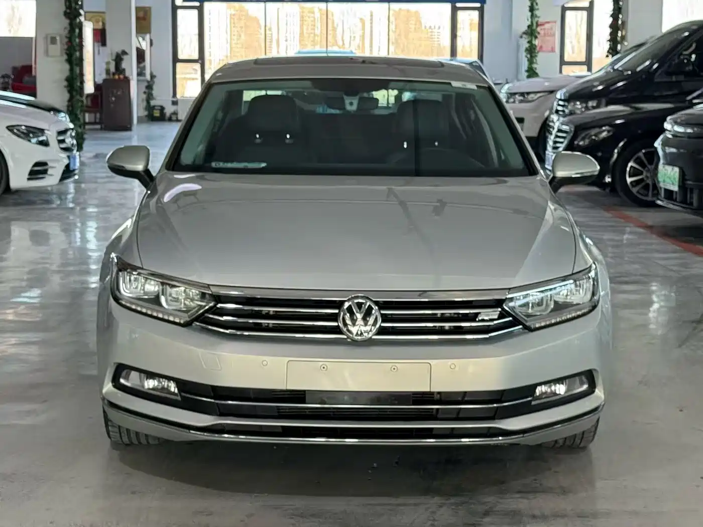 Volkswagen Magotan 2017 380TSI DSG Luxury фото 2