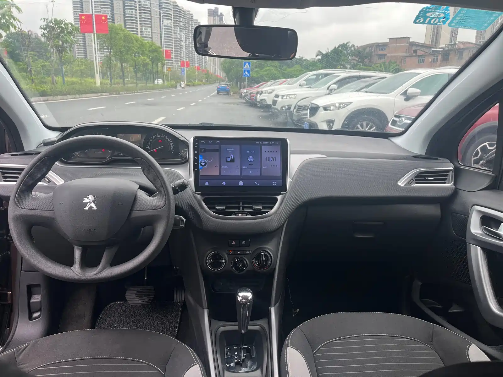 Фото 9 - Peugeot 2008