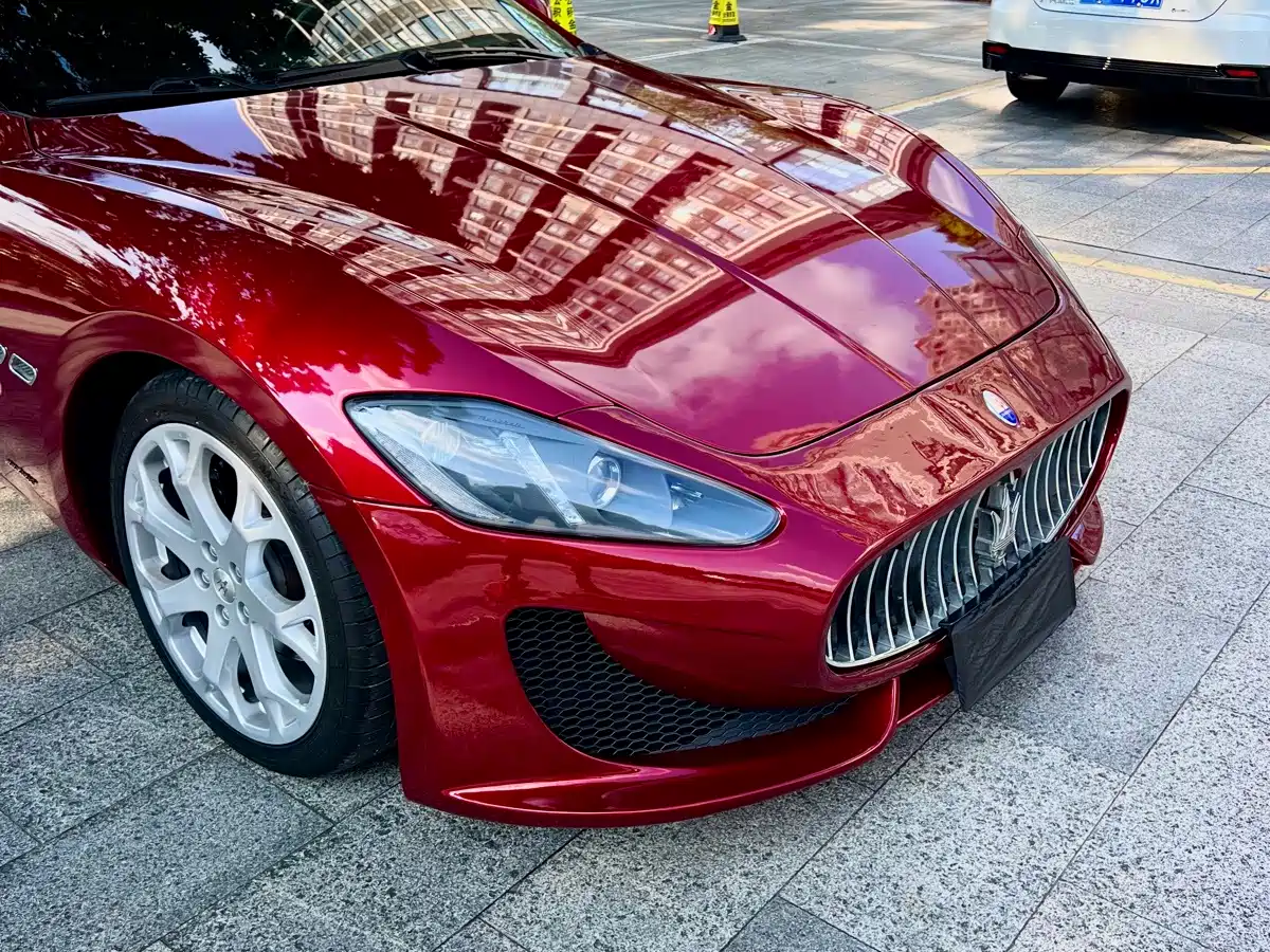 Maserati GranTurismo 2015 2007 4.2L Standard