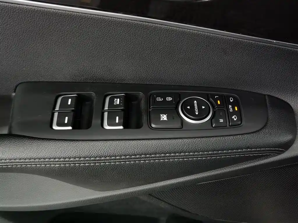 Kia Sorento 2015 Sorento L 2.4L Gasoline 4WD Elite 7-Seater China V фото 9