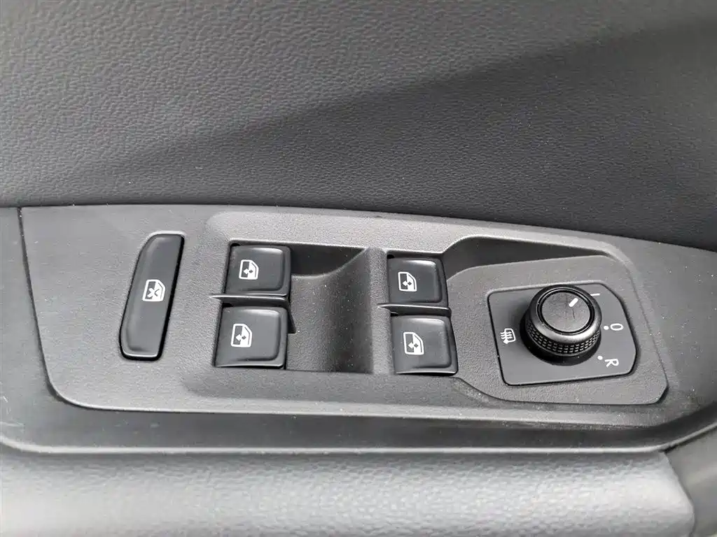 Volkswagen Lavida 2021 1.5L Automatic Vision Edition фото 9