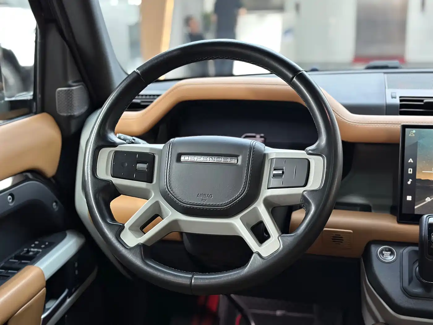 Фото 8 - Land Rover Defender