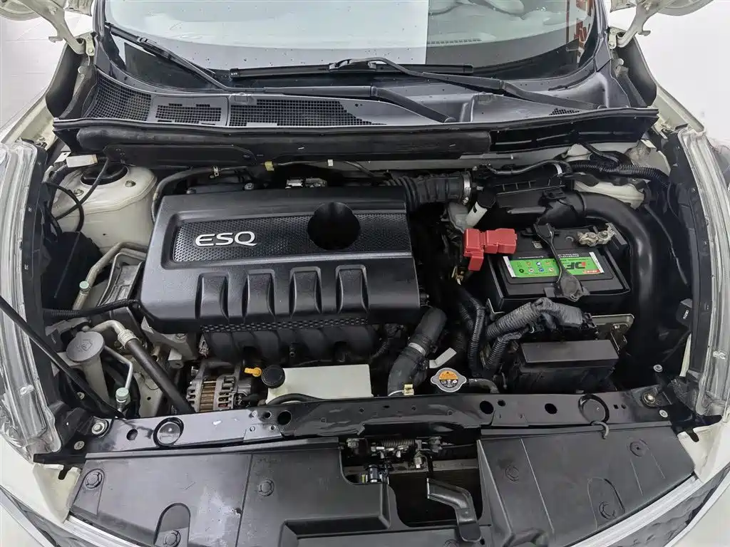 Infiniti ESQ 2014 1.6L Free Edition фото 6