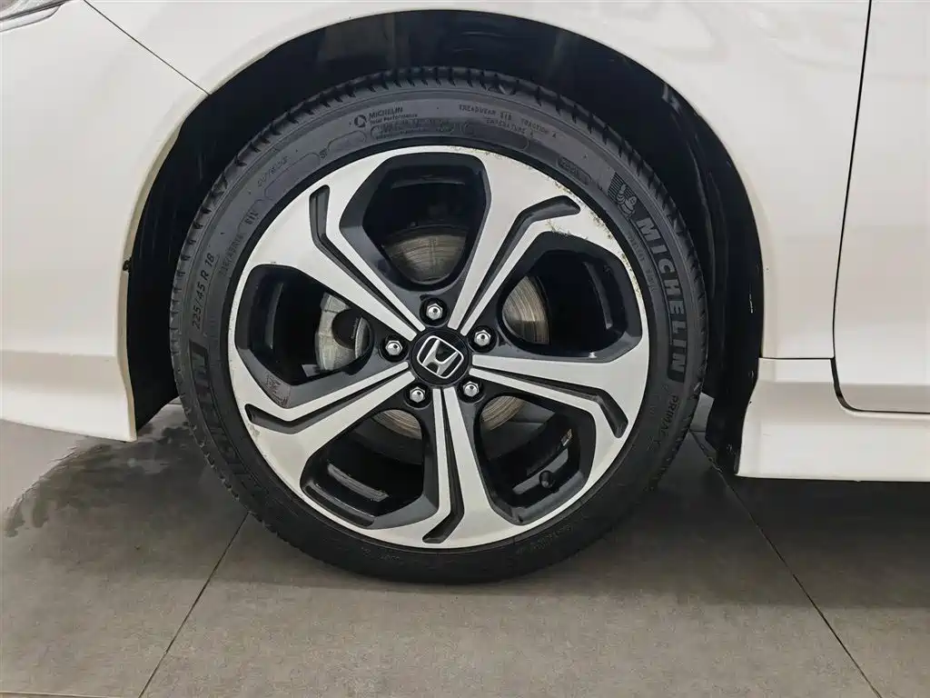 Honda Jade 2017 210TURBO CVT Luxury Edition 5-seater фото 17