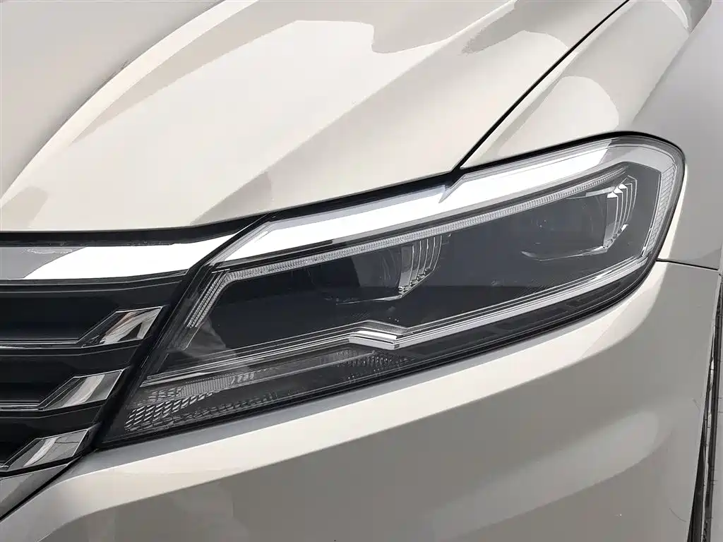 Volkswagen Lavida 2021 1.5L Automatic Vision Edition фото 7