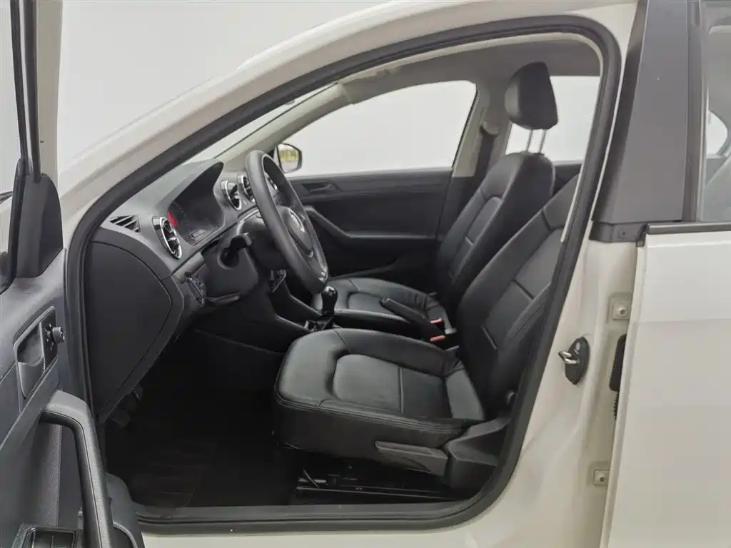 Volkswagen Jetta 2017 1.4L Manual Fashion фото 10