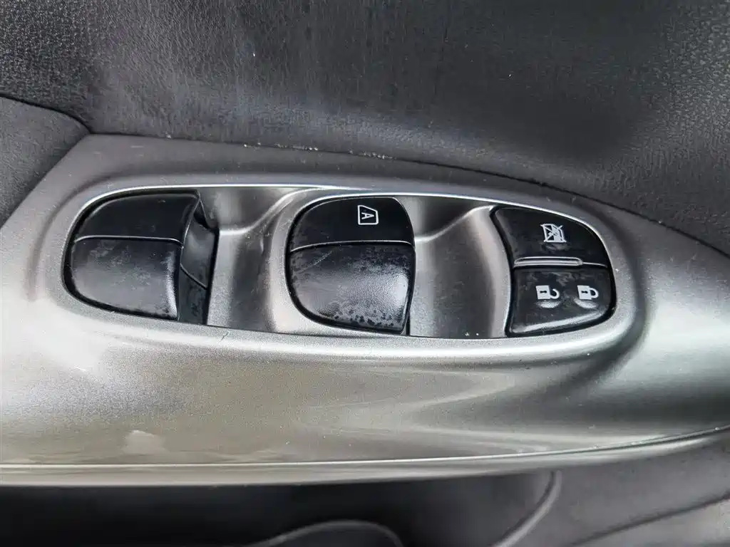 Infiniti ESQ 2014 1.6L Free Edition фото 9