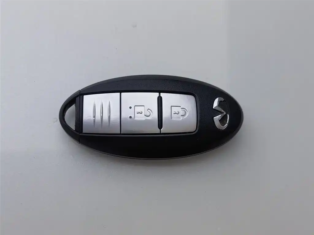 Infiniti ESQ 2014 1.6L Free Edition фото 19