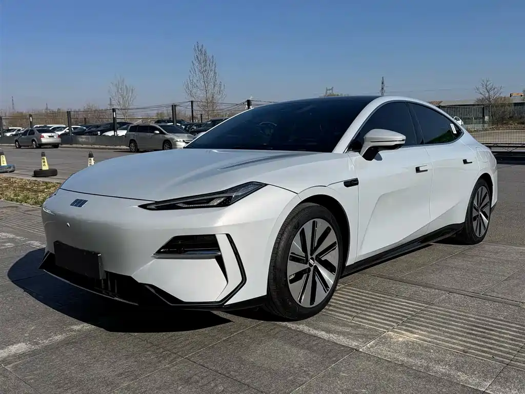 GEELY GALAXY GALAXY E8