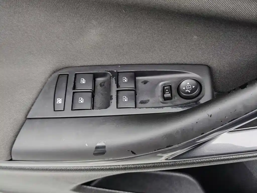 Photo 9 - Buick Verano