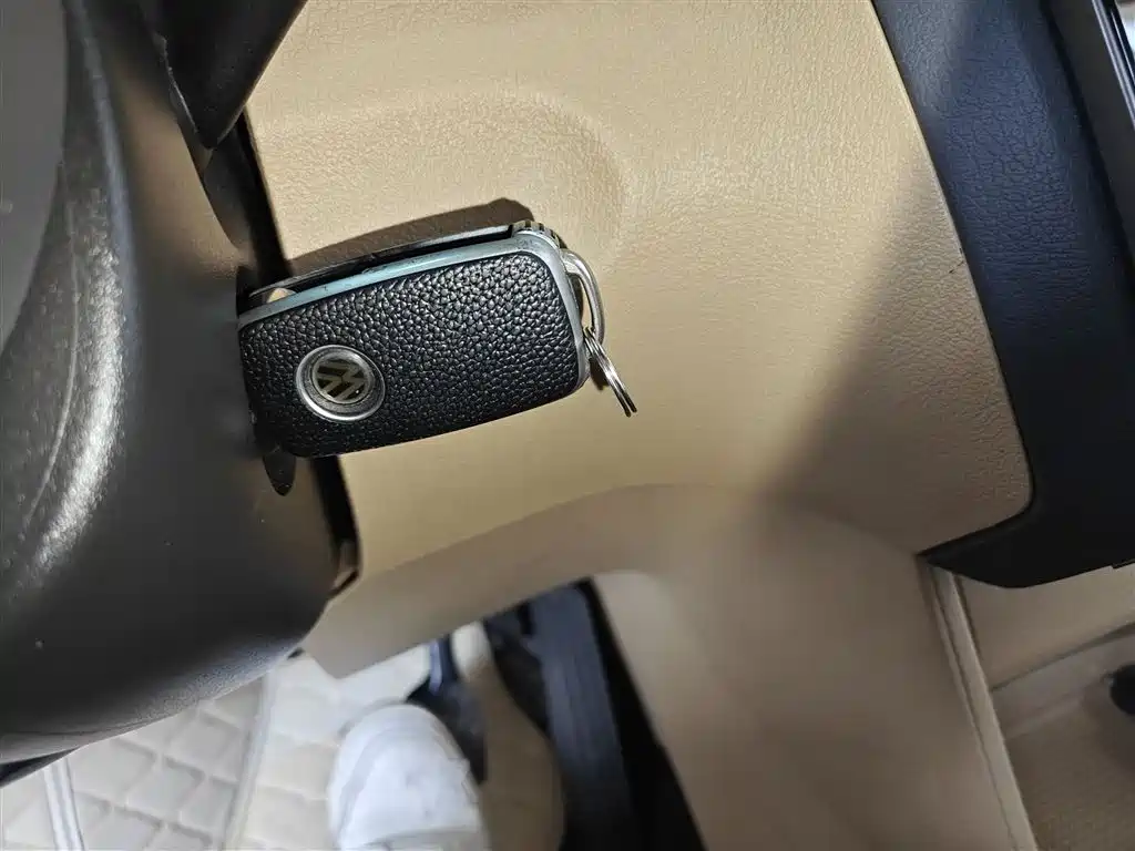 Volkswagen Touran 2013 1.4T DSG Comfort 5-seater фото 9