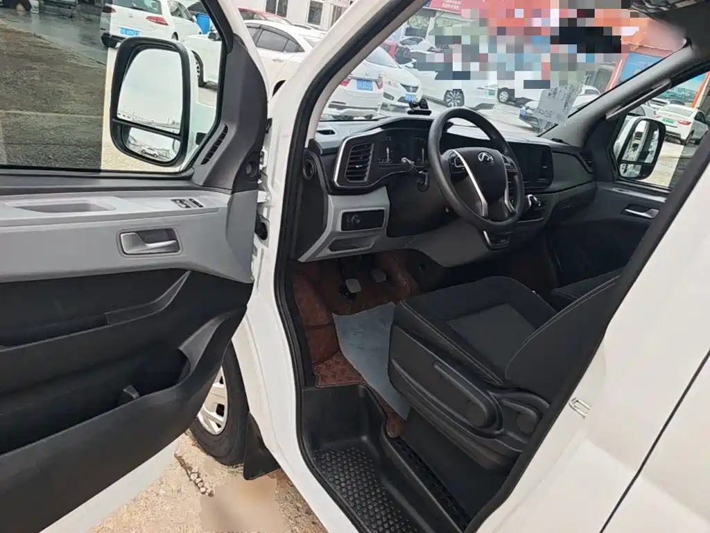 SAIC Maxus Xintu V80 2025 2025 PRO Aoyun 2.0T Manual Short Wheelbase Medium Roof 7/8/9-Seater