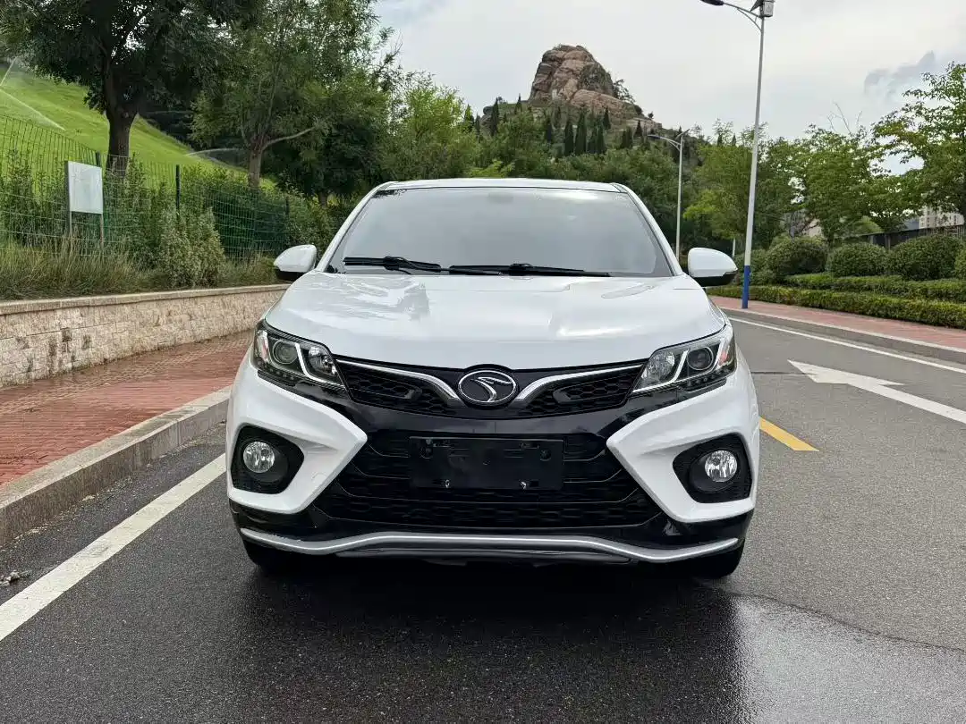 Soueast DX3 2019 2019 1.5T CVT Luxury China V