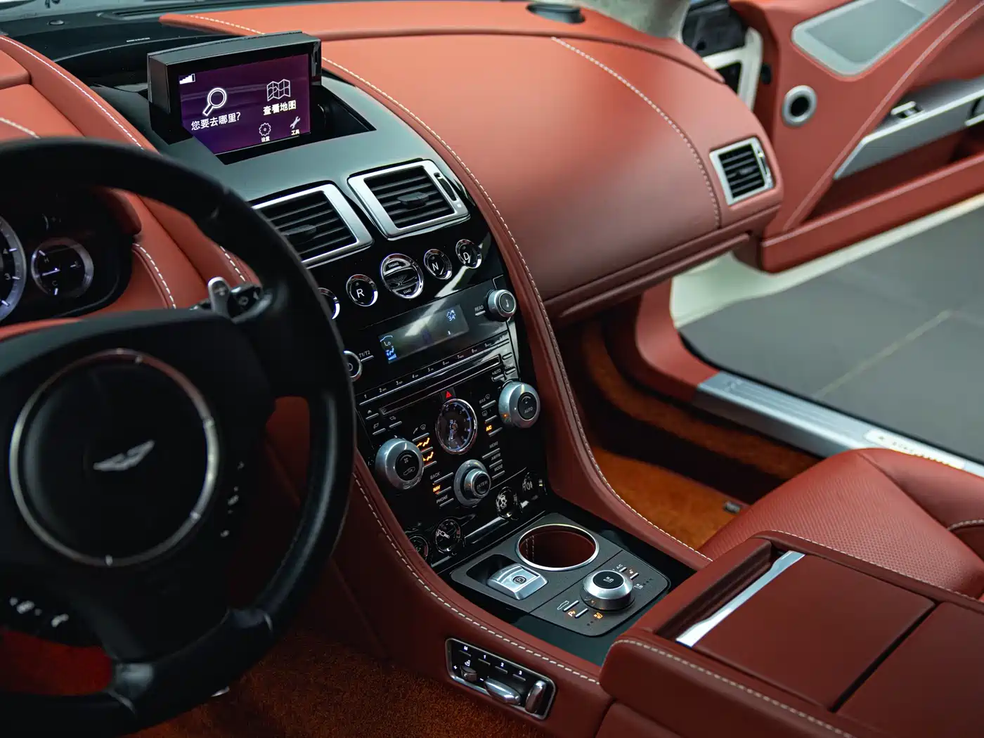 Фото 25 - Aston Martin Rapide