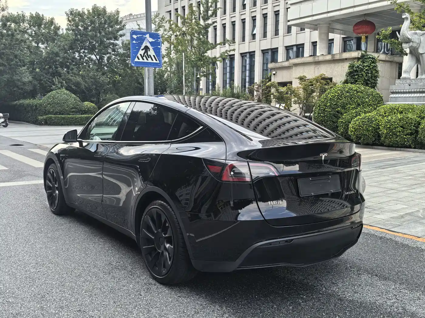 Фото 3 - Tesla Model Y