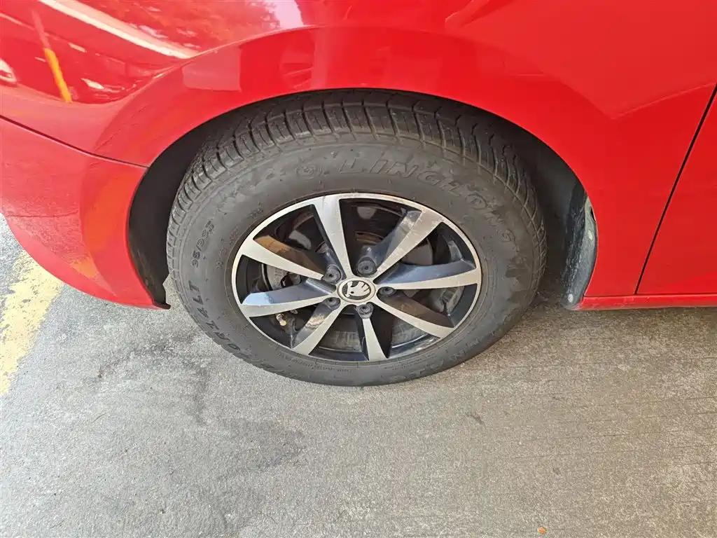 Škoda Fabia 2015 1.4L Automatic Advance Edition фото 20