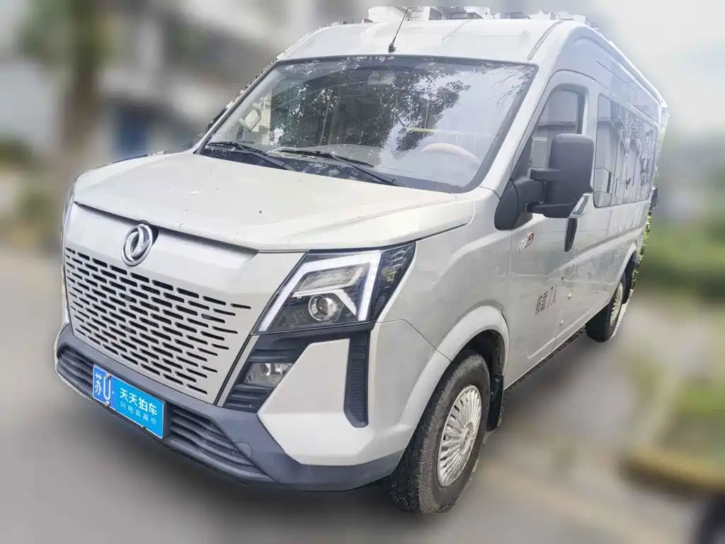 Dongfeng Yufeng Yufeng 2023 V9+ 2.0T Manual FWD Multi-purpose Medium Wheelbase Medium Roof 7/8/9 Seater