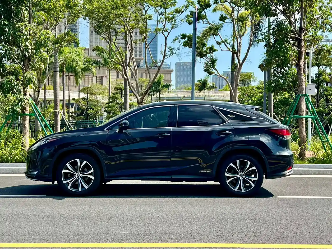 Фото 3 - Lexus RX