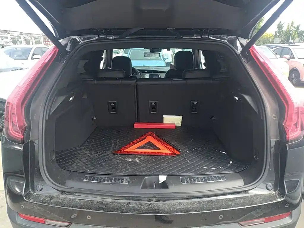 Cadillac XT4 2022 2022 28T FWD Luxury