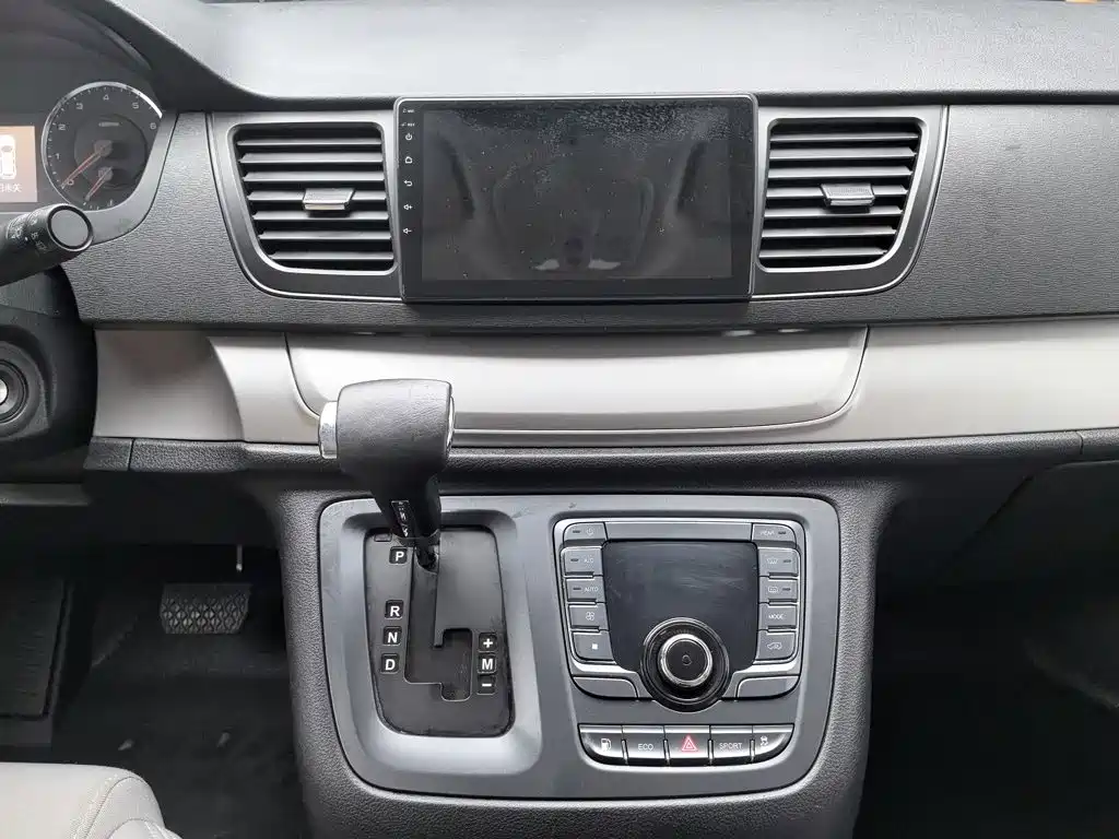 SAIC Maxus Maxus G10 2020 2021 2.0T Automatic Smart Edition Gasoline 7-Seater