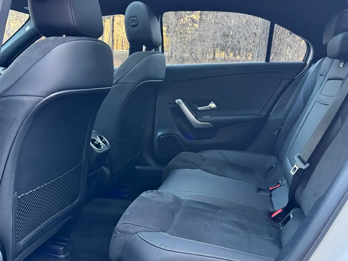 Mercedes-Benz A-Class 2023 A 200 L Fashion фото 9