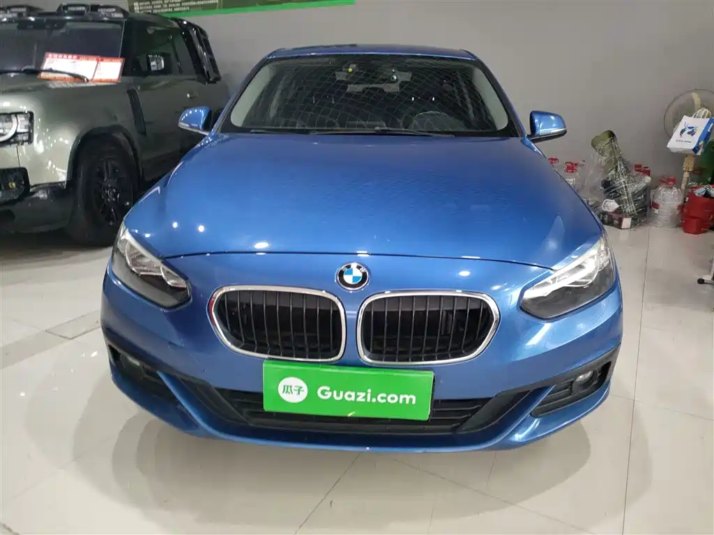 BMW 1 Series 2018 118i Fashion Edition фото 3