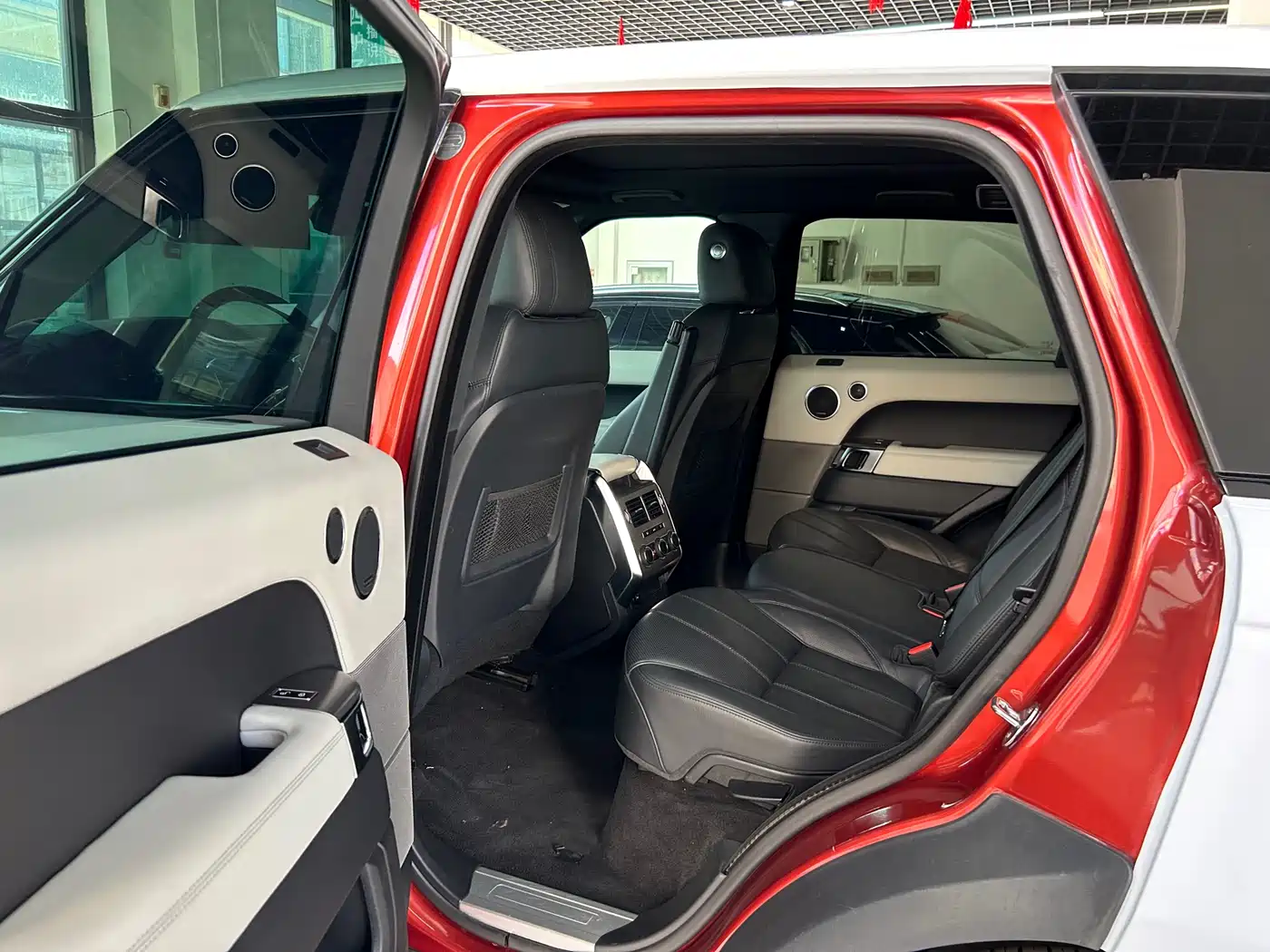 Land Rover Range Rover Sport 2014 5.0 SC V8 Dynamic Genesis Edition фото 24
