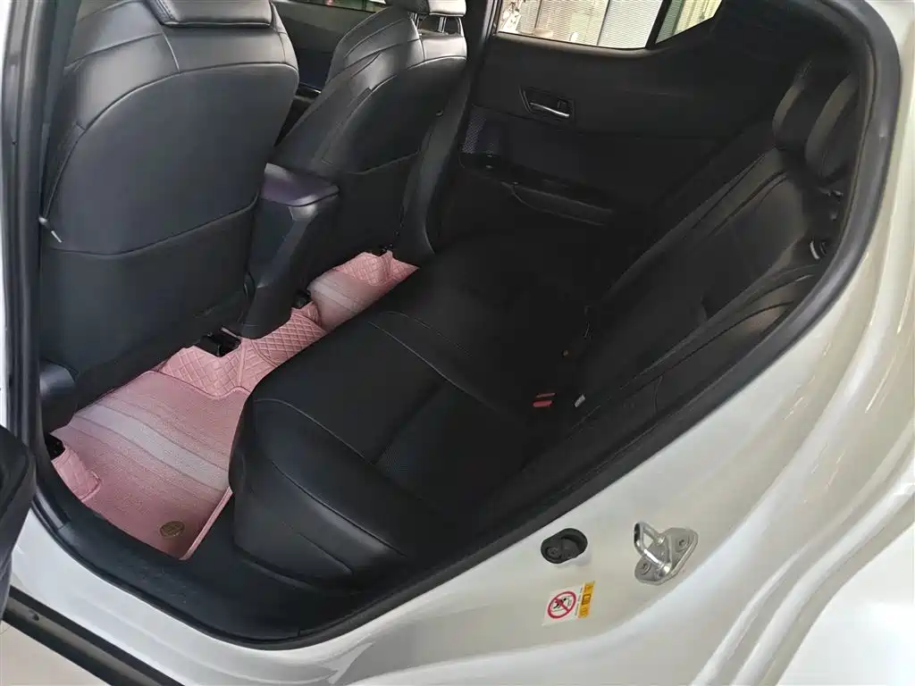 Toyota C-HR 2020 Model 2.0L Luxury фото 8